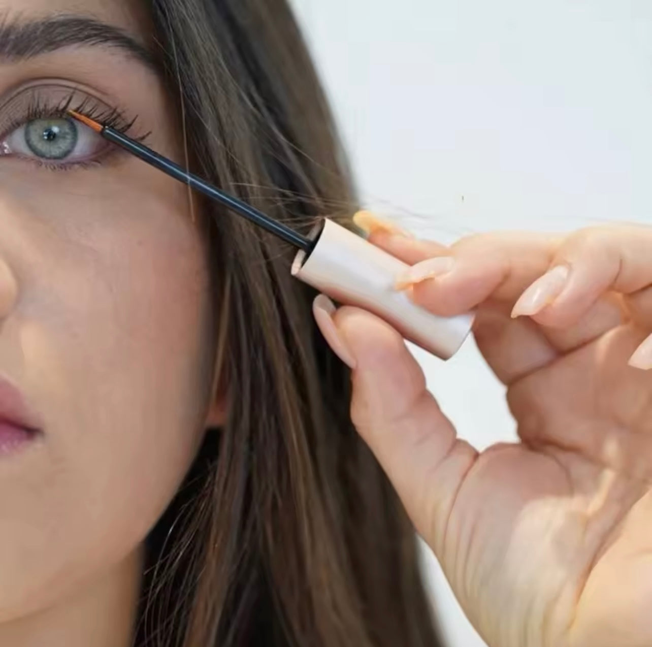 Lash Growth Serum - Lengthening and Strengthening Lash Serum