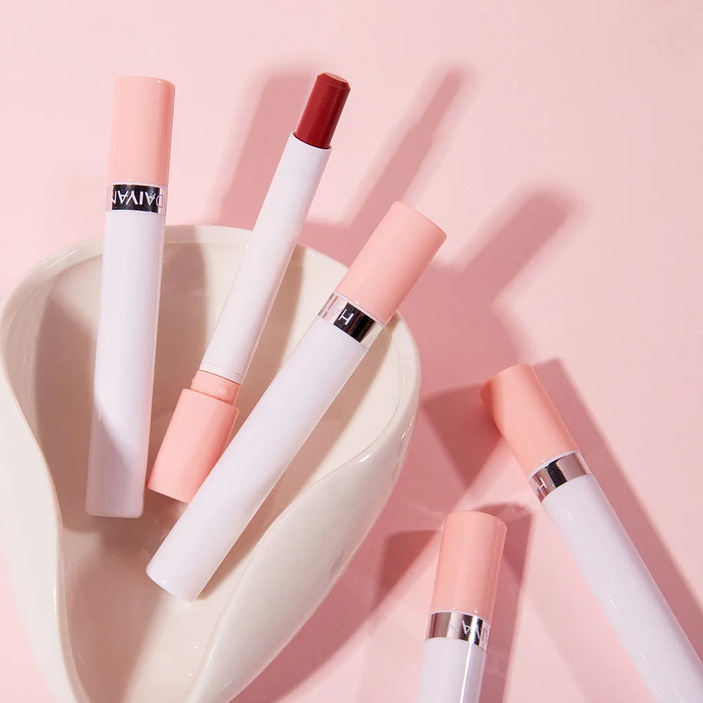 4 PCS Waterproof Matte Lipsticks Set in immitation Cigarette Case